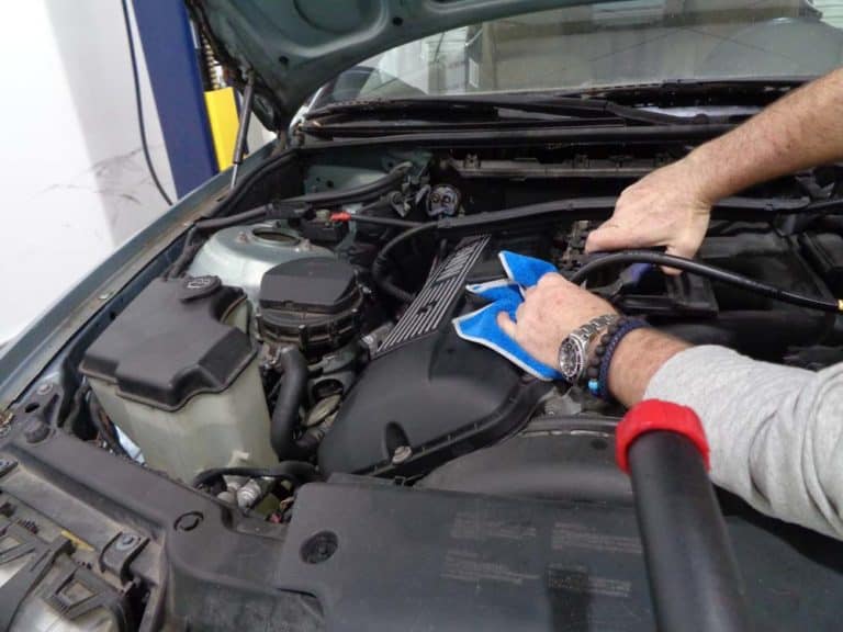 BMW Fuel Pressure Test Fuel Rail/Schrader Valve Method