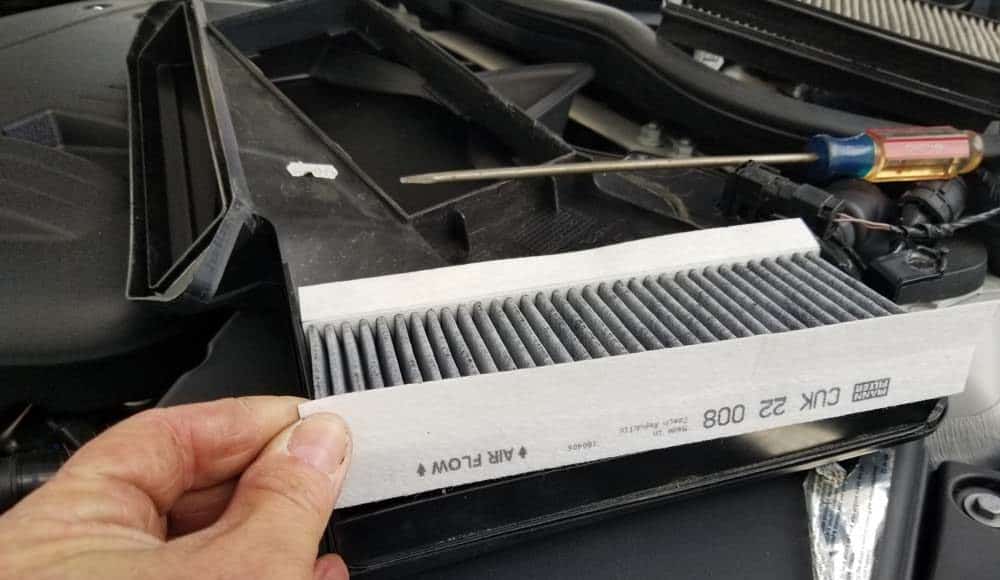 BMW E9x M3 cabin filter replacement