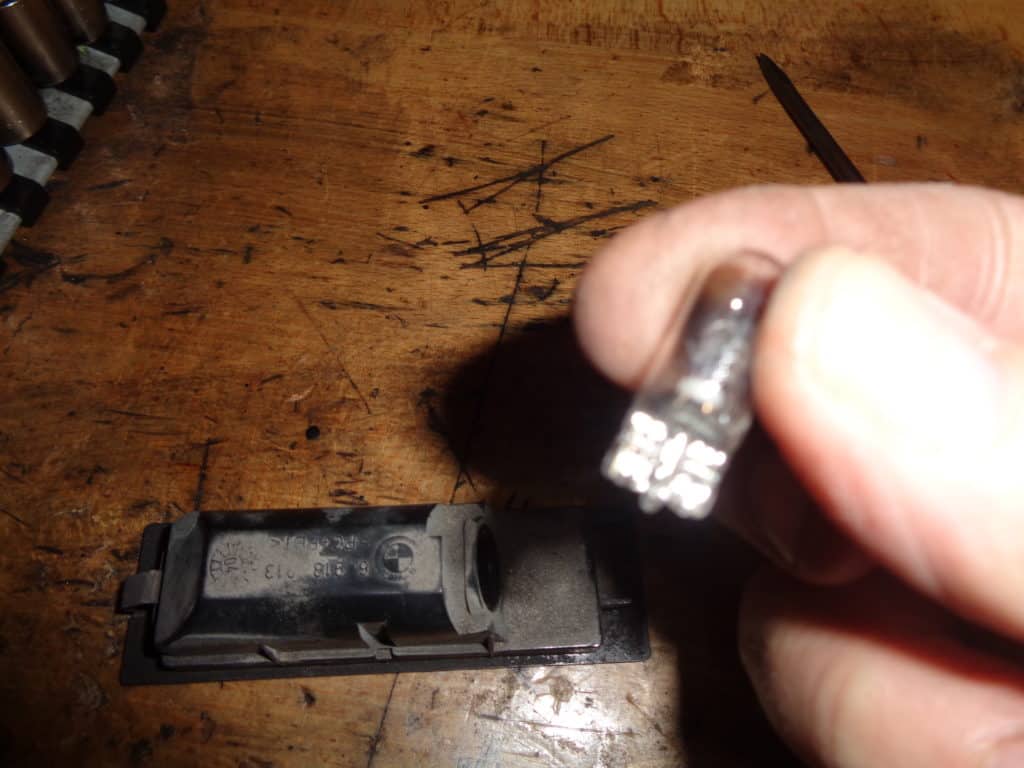 BMW E64 License Plate Bulb Replacement 20042010 6 Series E85 Z4