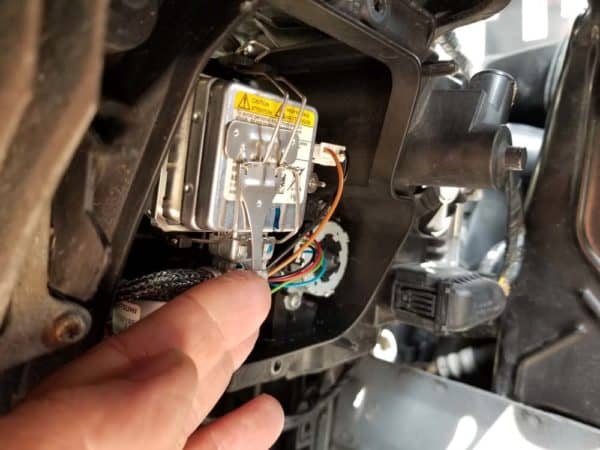 BMW E90 Xenon Headlight Bulb Replacement - 2007-2013 3 Series