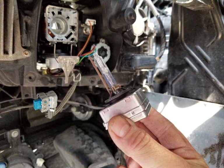 BMW E90 Xenon Headlight Bulb Replacement - 2007-2013 3 Series