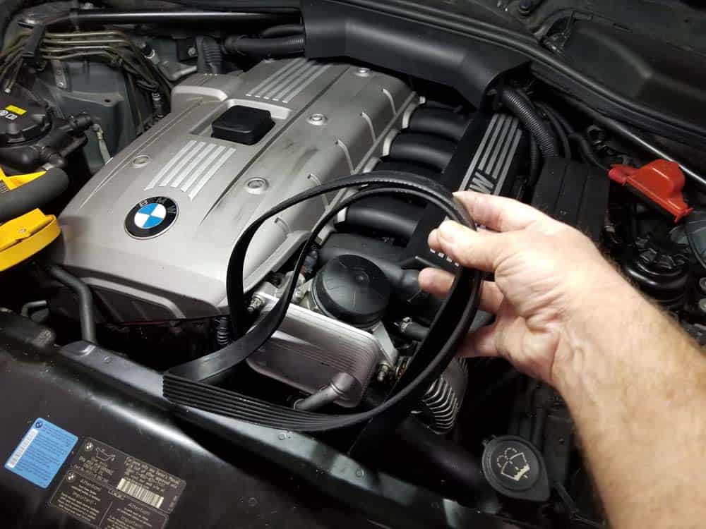 anyone know what this part is ? 2006 520d bmw m47 engine : r/MechanicAdvice