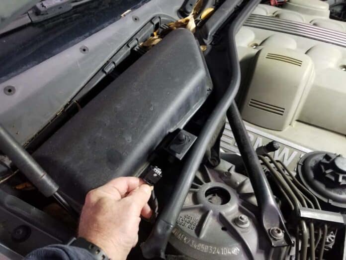 BMW Fuel Injector Replacement N62 8 Cylinder 5,6,7 and X5 Series