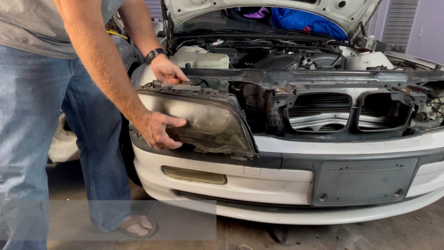 BMW E46 Headlight Removal 19992005 3 Series Sedans/Touring