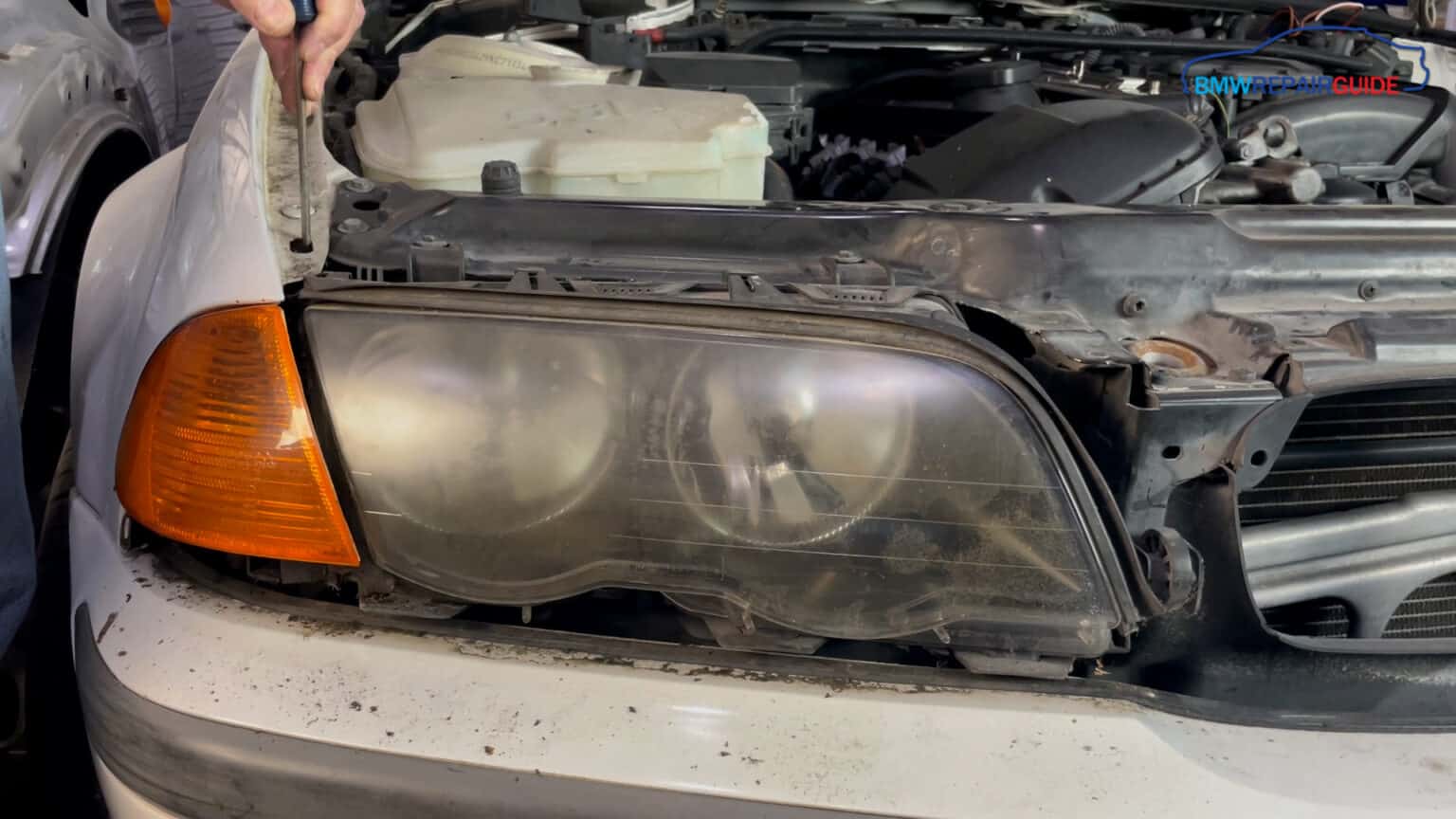 BMW E46 Headlight Removal 19992005 3 Series Sedans/Touring