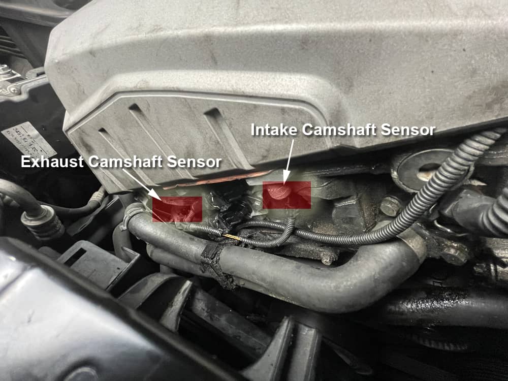 bmw n52 camshaft sensor replacement - locate the exhaust and intake camshaft sensors