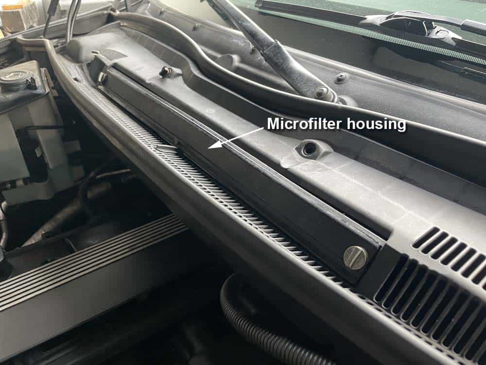 bmw e53 air filter microfilter replacement - Locate the microfilter housing