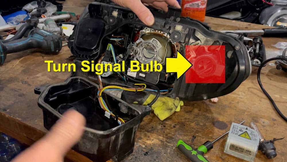 bmw e53 headlight bulb replacement - Locate the turn signal bulb