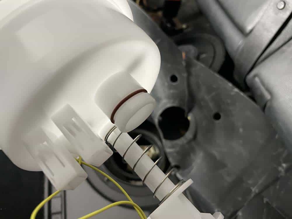 bmw e53 fuel pump replacement - verify there is an o-ring on the new fuel sensor