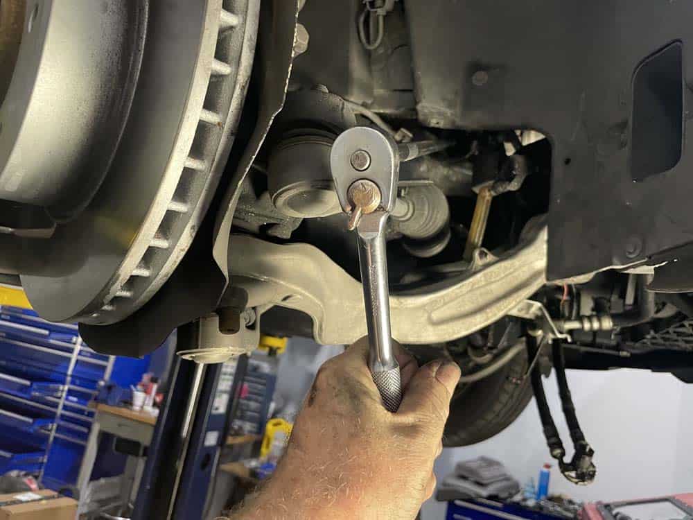 Rear bolt is now torqued correctly