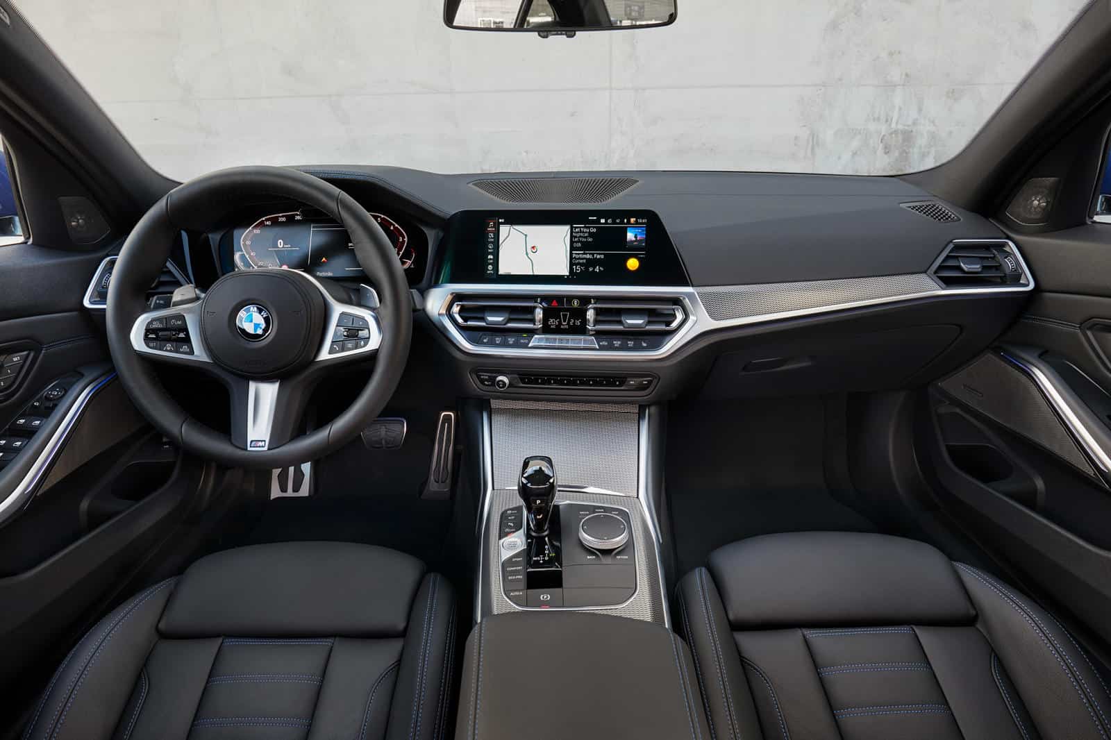 2022 BMW 3 series interior