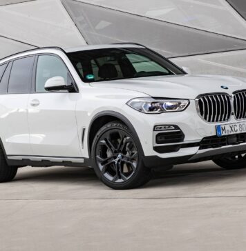 2022 bmw x5 right view
