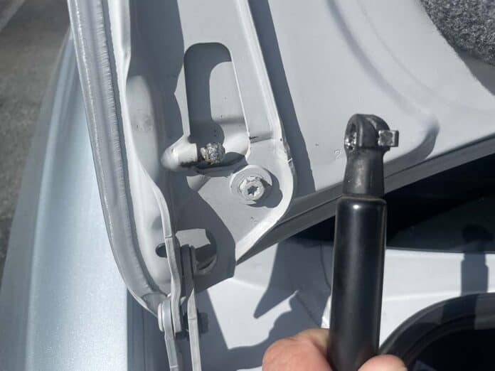 BMW Trunk Shock Replacement Trunk Won't Stay Open