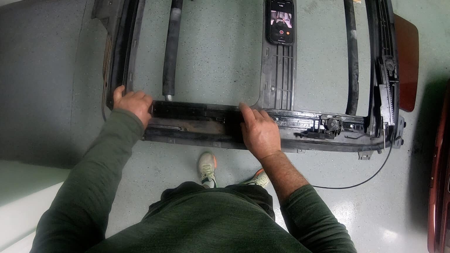 BMW E31 Sunroof Repair 19901999 8 Series Trolley and Gate